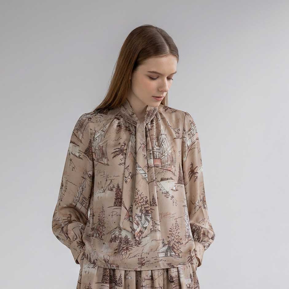 MAGGY/Comfortable Clothes トワル・ド・ジュイ風プリント ボウタイ ブラウス[ベージュ]ginzamaggy 銀座 マギー 銀座maggy MAGGY ギンザマギー ぎんざまぎー 送料無料 トレンド レディース ファッション 20代 30代 40代 プレゼント ギフト ラッピング無料