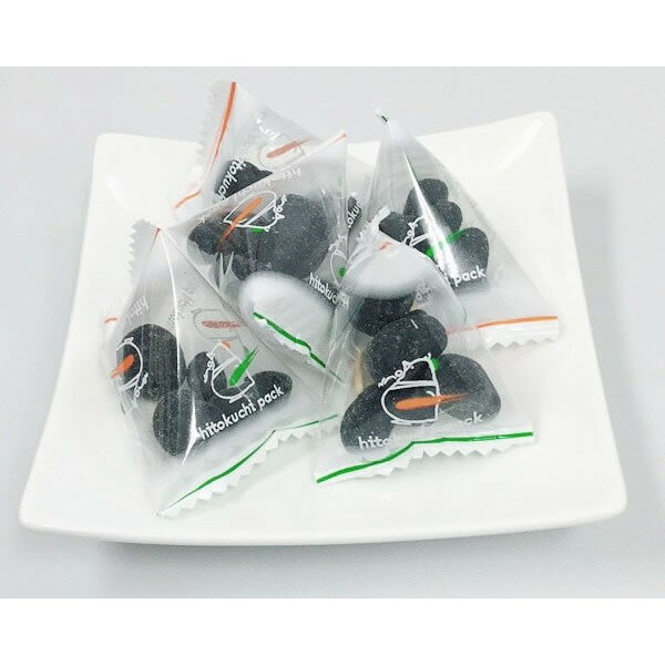 マグーズショップの竹炭カシューナッツ (食べきりミニ袋入り) 55g まるも ナッツ 国産孟宗竹・酵素塩使用 おやつ ダイエット｜アングル2