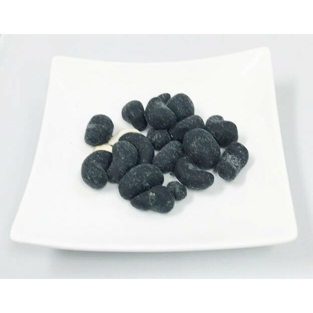 マグーズショップの竹炭カシューナッツ (食べきりミニ袋入り) 55g まるも ナッツ 国産孟宗竹・酵素塩使用 おやつ ダイエット｜アングル3