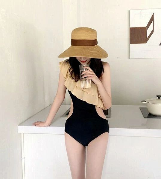 温泉 新品 スリム 温泉可 ビキニ エレガント女性 水着