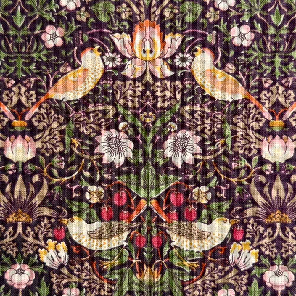 樂天商城 - V&A William Morris ウィリアムモリス シーチング生地＜Strawberry Thief＞(ストロベリーシーフ)いちご泥棒【ワイン】VA10001S-C