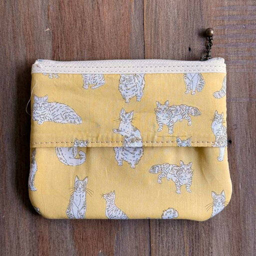 LIBERTY FABRICS リバティプリントを使ったティッシュポーチ<Meow>(ミャオウ)YEイエロー 226091 LIBERTY FABRICS リバティプリントを使ったティッシュポーチ<Meow>(ミャオウ)YEイエロー 226091