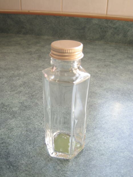 【花材】花器・ハーバリウム用　細口ガラス瓶ミニ六角型・ネジ栓付き1箱8本入り