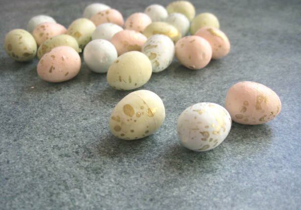 【花材】資材・装飾品　イースター　パステルエッグ・ミニ1袋24個アソート　3色