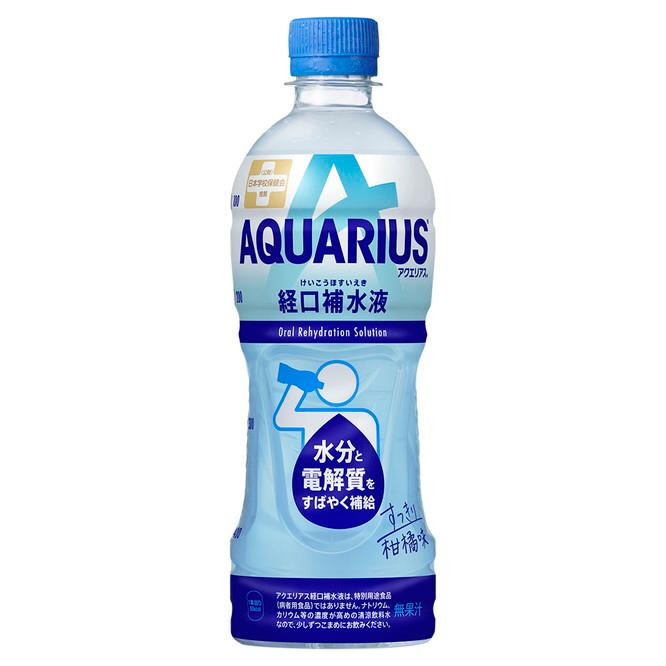 商品名(製品名） アクエリアス　経口補水液 ■内容量 500ML ■商品説明（製品の特徴） ・激しく汗をかいて体が乾いたときに、水分と電解質をすばやく補給 　多量の発汗時には、体内から水分とともに電解質も失われています。経口補水液は、水分と電解質の補給におすすめです。 ・日本学校保健会推薦 ※アクエリアス経口補水液は、特別用途食品（病者用食品）ではありません。ナトリウム、カリウム等の濃度が高めの清涼飲料水なので、少しずつこまめにお飲みください。 ■使用上の注意 本製品は清涼飲料水ですので、どなたでもお飲みいただけます。 ただし、経口補水液は、ナトリウムとカリウムを比較的多く含みます。 疾患のある方、乳幼児の飲用は医師にご相談ください。 ■成分・分量 ■原材料名 糖類（ブドウ糖、果糖）、食塩／クエン酸、塩化K、クエン酸Na、香料、甘味料（スクラロース） ■栄養成分表示　100ml当たり エネルギー11Kcal、タンパク質：0g、脂質：0g、炭水化物：2.7g、塩分相当量：0.249g、カリウム：80mg、ブドウ糖：1.5g ■保管及び取扱上の注意 ・高温・直射日光をさけてください ・開封後要冷蔵 ■問合せ先 日本コカ・コーラ　お客様相談室 0120‐308509 受付時間　9：30〜17：00 （土日、祝日を除く月〜金曜日） ■販売会社(発売元） コカ・コーラ　カスタマーマーケテイング ■原産国 日本 広告文責 株式会社マイドラ 登録販売者：林　叔明 電話番号：03-3882-7477 ※パッケージデザイン等、予告なく変更されることがあります。ご了承ください。