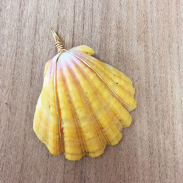 【送料無料】サンライズシェル ハワイ アクセサリー ネックレス ペンダントトップ ハンドメイド 1点物 37mm レディース ロマンティックジュエリー ハンドメイドジュエリー ハワイアンアクセサリー