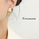 少し変わったスクエア型がお洒落なプレートピアス かわいい 大人っぽい シンプル ゴールドカラー 四角 ドロップ レトロ モダン春 春服 韓国ファッション 結婚式 フォーマル オフィス