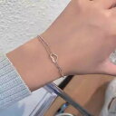 甘すぎず上品なハートチャームチェーンブレスレット アクセサリー ハートモチーフ 可愛い フェミニン 上品 華やか 華奢 普段使い デイリー お出かけ 輝き ファッション雑貨 小物 プレゼント ギフト 贈り物