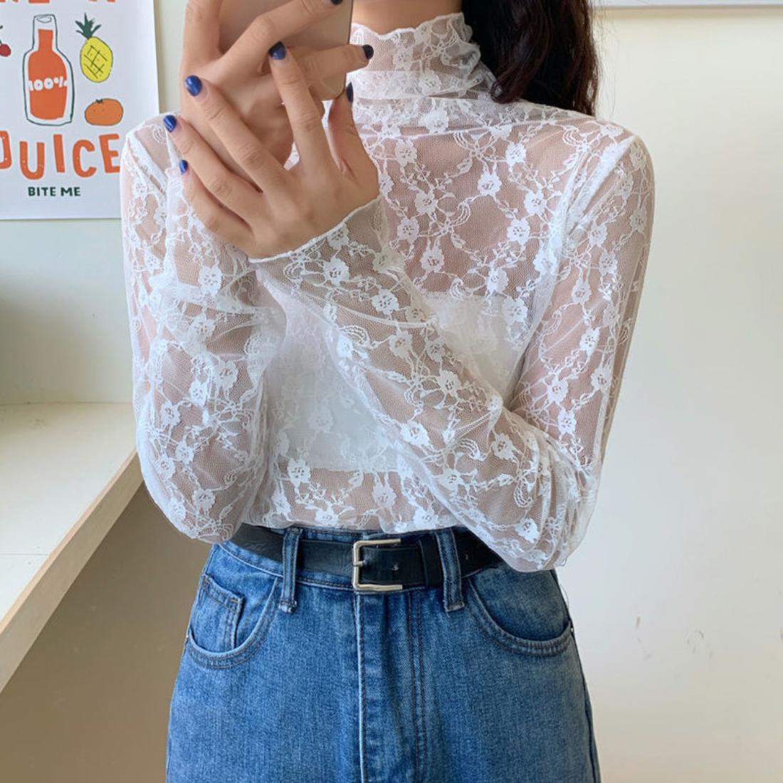 花柄が彩るハイネックメッシュ長袖トップス プルオーバー シアー 大人可愛い クラシカル フラワーデザイン 主役 レイヤード 華やか おしゃれ フェミニン キレイめ 透け感 夏 カジュアル デイリー お出かけ 女性らしさ オケージョン セレモニー