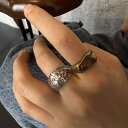 指先を華やかに彩るリング アクセサリー 指輪 彫刻 デザイン レトロ おしゃれ 大人こなれ感 輝き メタル リング 繊細 デイリー ハード お出かけ ボリューム 丸み 洗練 光 指先 カジュアル ストリート