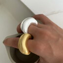 幅広いスタイリングに合わせやすいぷっくりリング アクセサリー 指元 指 立体的 存在感 シンプル かわいい 大人カジュアル 個性的 レイヤード おしゃれ デイリー キレイめ お出かけ ドレスアップ メタル マット
