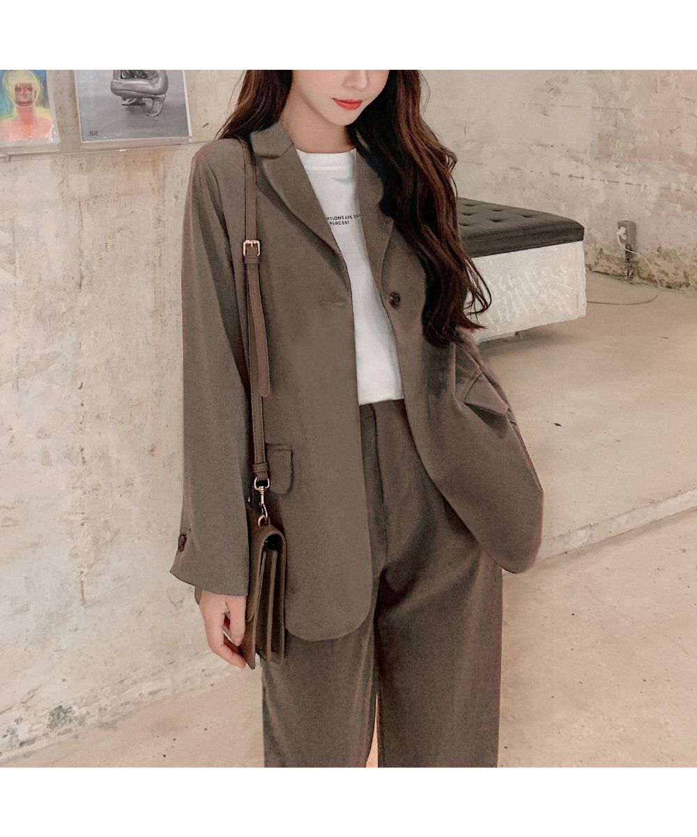 抜け感のあるテーラードジャケットセットアップ カジュアル 大人っぽい スーツ 晴れの日 入学式夏 夏服 韓国ファッション　結婚式 フォーマル オフィス　セレモニースーツ