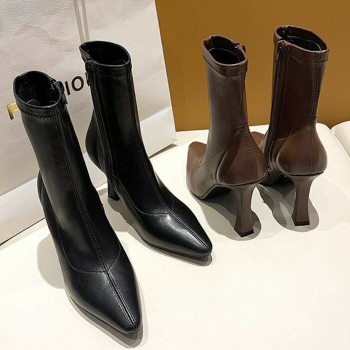 コーデ全体を引き締めてくれるスティレットヒールアンクルブーツ 夏 ポインテッドトゥ ショートブーツ 大人っぽい スタイリッシュ オシャレ 歩きやすい