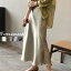 艶がオシャレに仕立ててくれるサテン風ロングスカート ロング丈 ストレート サイドスリット 可愛い..