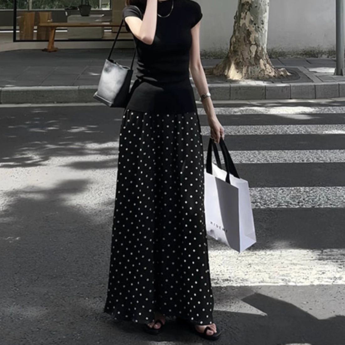 大人可愛いドットスカート ロングスカート スカートコーデ 秋コーデ ナチュラルコーデ 大人カジュアル フェミニンコーデ ゆるコーデ きれいめコーデ プチプラファッション スカート好き ふんわりスカート 着回しコーデ