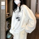大人可愛いこなれ感を演出するビッグロゴスウェット スウェットプルオーバー トップス カジュアル トレンド シンプル 大きめ ゆったり