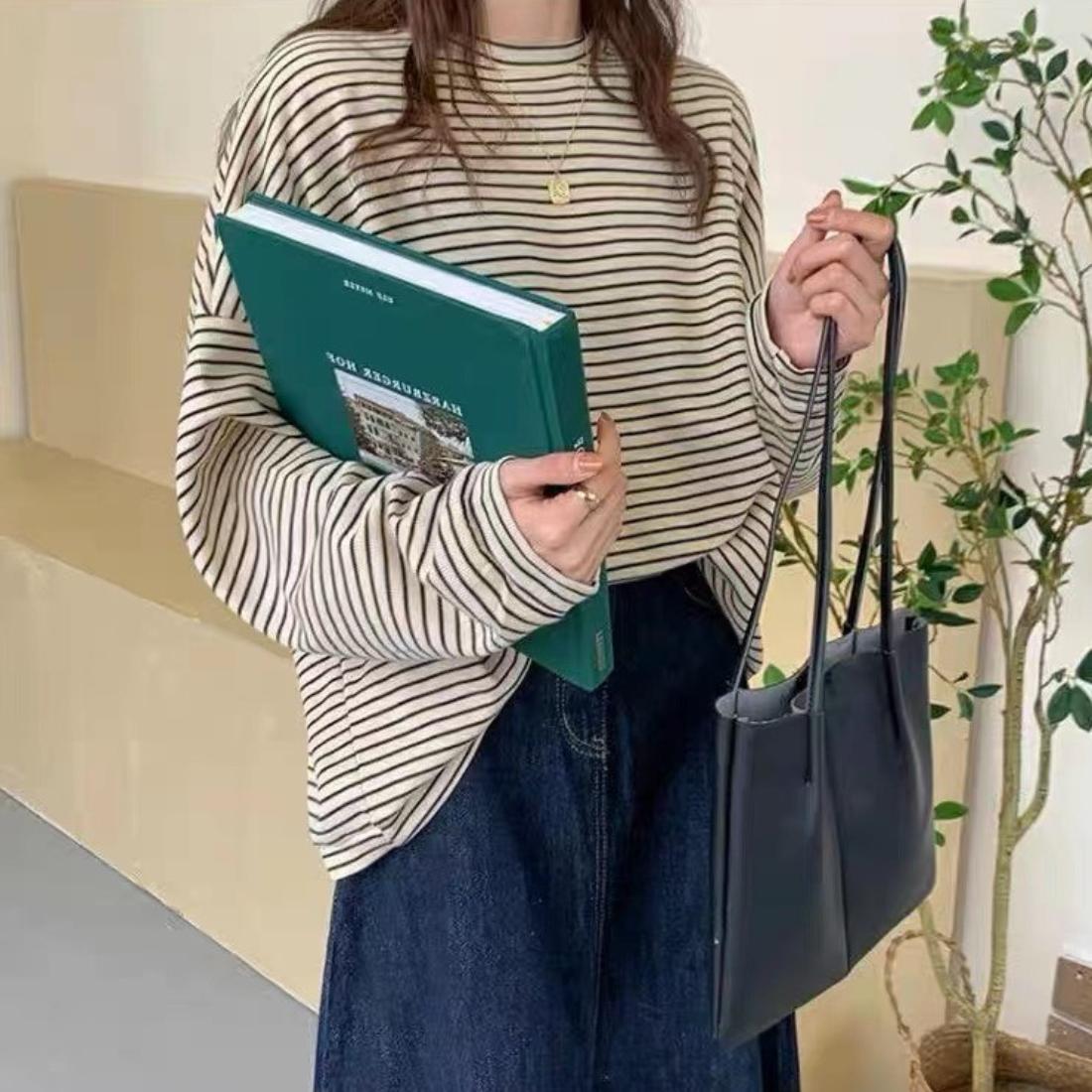 ボーダー長袖Tシャツ Tシャツ 長袖 ロンT ボーダー ラウンドネック ゆったり ルーズ カジュアル シンプル 大学生 通学 OL 通勤 オフィス デイリー シンプル