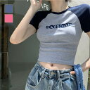 バイカラーショート丈Tシャツ Tシャツ ショート丈 ロゴT バイカラー スリム フィット メリハリ おしゃれ おでかけコーデ デイリー ダンス 韓国 アメリカ 海外風