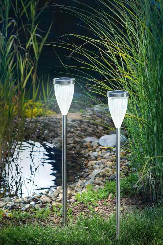 GWSOLAR【ステンレスポール/ソーラーライト3個組】点灯色：電球色、スタイリッシュ・スリムタイプ/モダン的なおしゃれな光/地中差し込みタイプ/光センサー夜間自動点灯・消灯/明るさ:1(3.0)