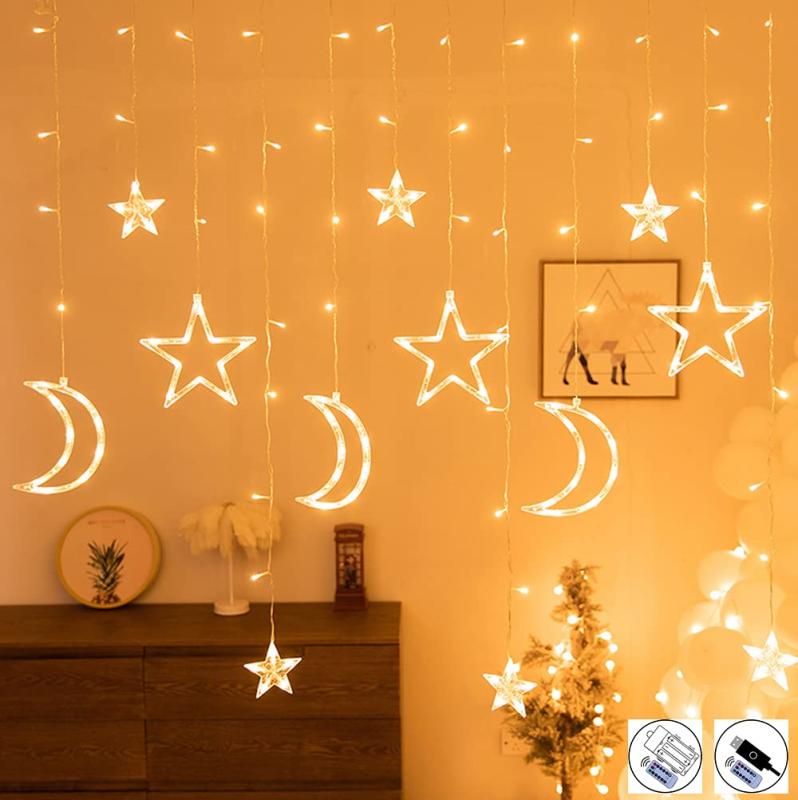 BQuel イルミネーションライト 星 月 ストリングライト 3.5m 138LED USB式・電池式 2WAY給電 8種類モード リモコン付き 防水 省エネ 屋内・屋外兼用 星型装飾LEDライト 窓飾り クリスマス飾り 結婚【8種類点灯モード】自分の好みによってリモコンでライトモードを勝手にモードの切り替えます。タイミング機能付き、明るさの調整もできます。【安全・耐熱】耐久性と耐熱性に優れる銅線を使用しているので、使用寿命が長いです。電力消耗がすくない、電気代などのコストを削減します。【防水仕様】銅線部分とLEDライトは防水設計で屋内・屋外兼用ですが、大切な写真が雨や水に濡れないように気をつけて下さい。（バッテリーケース部分は非防水となっておりますのでご注意ください。）【商品仕様】材質：PVC＋銅線。 電球数：138個(大きな星3個、大きな月3個と小さな星6個)。全長3.5m。 接続：USB式/電池式「単三電池*3 (別売り) 」。 発光色：ウォームホワイト。リモコン：1個。【様々の場所で活躍】：お部屋、庭、玄関、お店、広場に飾ってもいいし、机やクリスマスツリ—などに飾ってもいいです。記念日、結婚式、クリスマス、新年、お誕生日会、お祝いなどにも適用します、楽しい雰囲気を営造します。