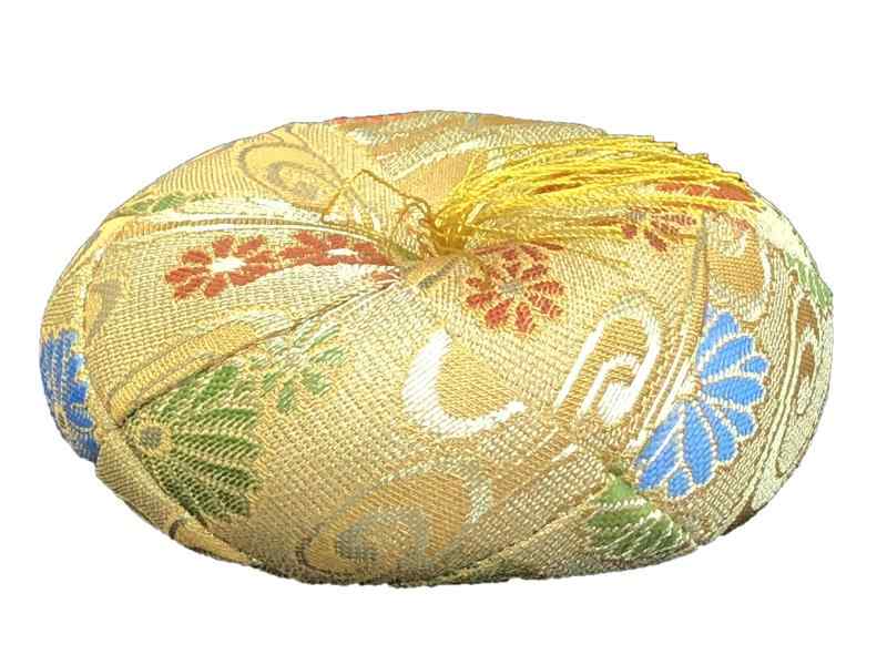 京仏壇はやし 仏具 丸布団 小菊 おりん、木魚、木柾用のおふとんです。