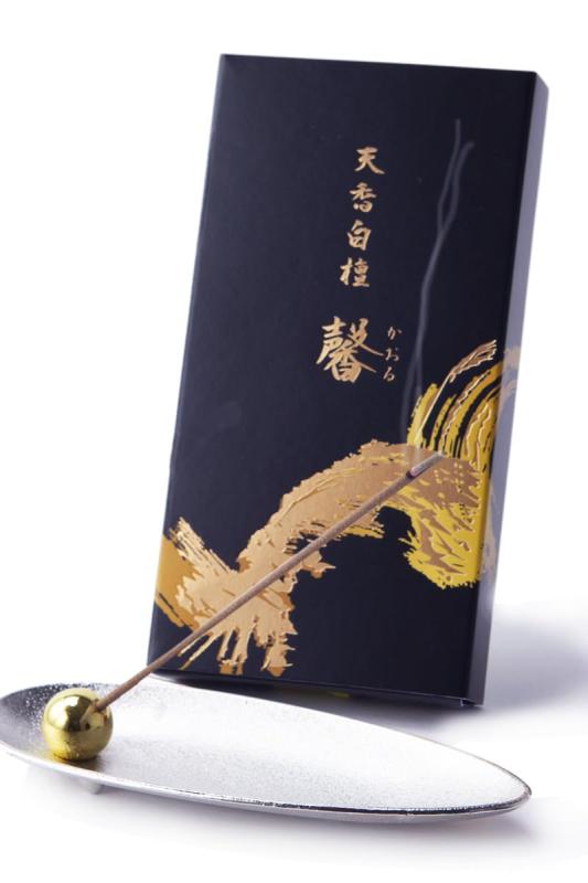 乐天商城 - 線香 天香白檀「馨」【期間 香立て付】 100本 25g【 天然香料100％使用 】 長さ10cm 燃焼時間約20分（お手頃サイズ）本白檀 日本製 [古き良き日本のお香 ] 約 天然由来 スティック 香木 び