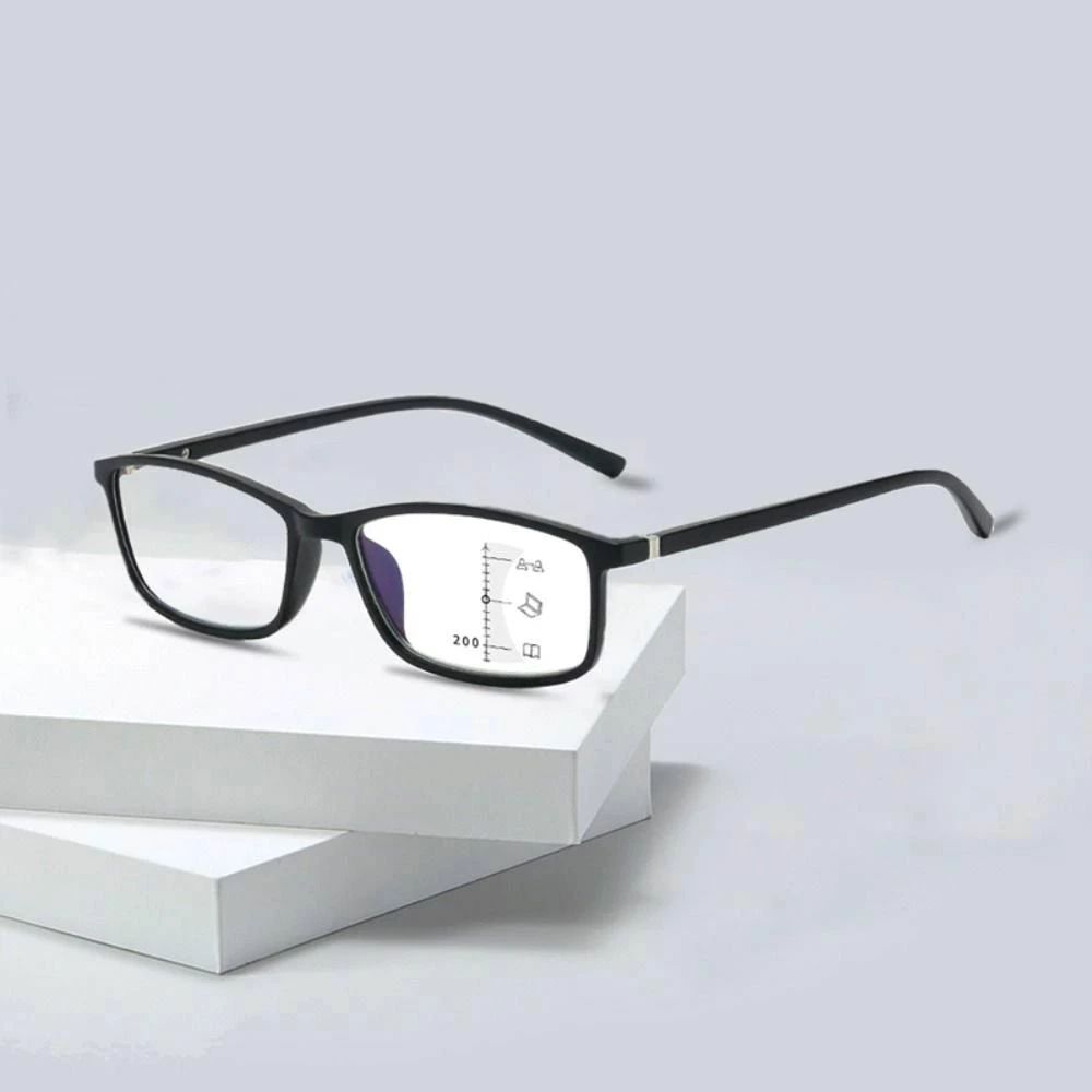 懸念される化学物質:なし要素タイプ:ベーシッククラシックスタイルタイプ:GOGGLE(株式会社ゴーグル)懸念される化学物質:なし要素タイプ:ベーシッククラシックスタイルタイプ:GOGGLE(株式会社ゴーグル)原産地:中国（本土）レンズ幅:52mmレンズの高さ:52mmフレーム素材:プラスチックモデル番号:Progressive Multifocal Anti-Blue Light Reading Glasses性別:ユニセックスレンズ素材:ポリカーボネート起源:Cn (原点)認証:なし100%新品、高品質。タイプ:プログレッシブ多焦点抗青色光老眼鏡材質:PC色: 黒、青、赤、示されているスタイルスタイル:アンチブルーライト、超軽量、シンプル、プログレッシブマルチフォーカル強さ:+100/+150/+200/+250/+300/+350/+400性別:男性、女性特徴:高品質のブルーライト防止老眼鏡。アンチブルーライト設計は、特にコンピューターで作業する場合、有害なブルーライトを効果的にブロックし、目の健康を保護します。マルチフォーカスインテリジェントプログレッシブデザイン、遠くも近くも見るのに非常に便利です。PC素材、超軽量、持ち運びが簡単、快適に着用できます。日常の服装にも、フォーマルなドレスアップの機会にも着用できます。パッケージ内容: プログレッシブ多焦点抗ブルーライト老眼鏡 1 個。ご注意ください：ディスプレイコンピュータが異なるため、色は写真の表示と多少異なる場合があります。気に入っていただけると幸いです。ご理解いただきありがとうございます!