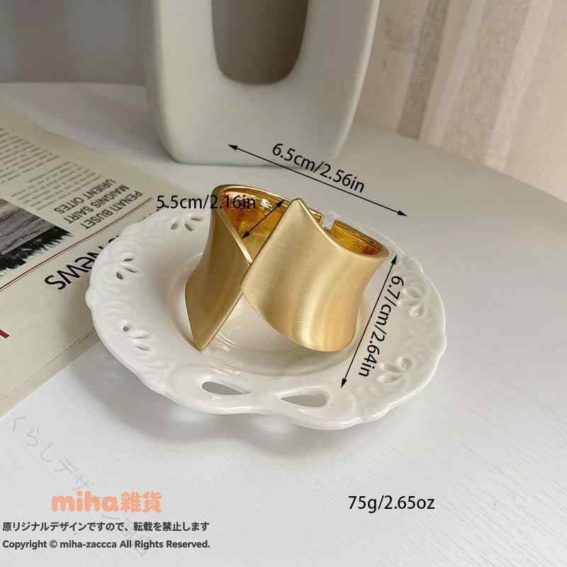 ・カテゴリ: 窓用タッセル ・スタイル: 北欧 ・主な素材: 合金 ・カラー展開: ブラッシュゴールド、ミラーシルバー、ミラーゴールド 指定された配送時間は承っておりません。