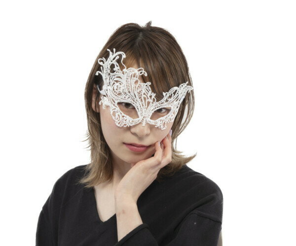商品情報サイズ/寸法●サイズ：約縦23.5×横21.5×奥0.2cm●素材：綿、ポリエステル商品説明●商品説明：男女問わず使えるオシャレなレース仮装マスクです。複雑で繊細なデザインと透かし彫りのデザインで、パーティーと各種の活動の中で神秘感を保つことができます。ハロウィン、見合いパーティー、結婚式、コスプレ、仮面舞踏会、仮装、文化祭、パーティー、カーニバル、復活祭などで大活躍。画像と風合いが多少違う場合があります。注意事項※商品の塗装具合、輸入ロットによって画像と風合いが多少違う場合があります。※サイズは平置き採寸です。レースベネチアンアイマスク タイプB ホワイト ベネチアンマスク 仮面 お面 コスプレ ハロウィン ハロウィーン halloween 復活祭 仮面舞踏会でおなじみのパーティーマスクです ●商品説明：男女問わず使えるオシャレなレース仮装マスクです。複雑で繊細なデザインと透かし彫りのデザインで、パーティーと各種の活動の中で神秘感を保つことができます。ハロウィン、見合いパーティー、結婚式、コスプレ、仮面舞踏会、仮装、文化祭、パーティー、カーニバル、復活祭などで大活躍。※サイズは平置き採寸です。画像と風合いが多少違う場合があります。 2
