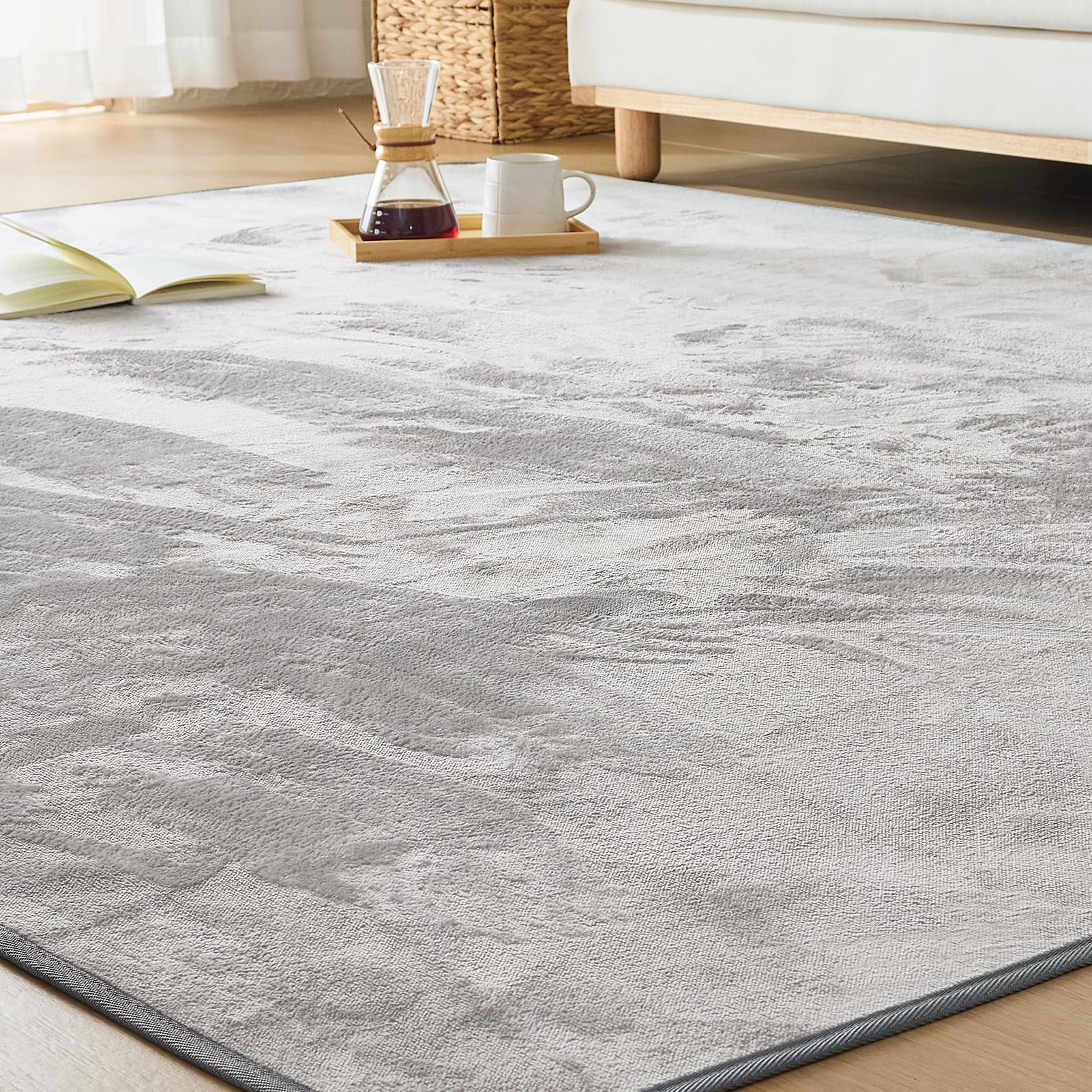 Rakuten - VK Living カーペット ラグ ラグマット 絨毯 135×185cm(約1.5畳) 滑り止め 【ムレない、洗える、変わらない】 24時間持続制菌消臭 防ダニ オールシーズン 床暖房 ホットカーペット対応 簡単に掃除 おしゃれ 北欧 フランネルラグ ラ