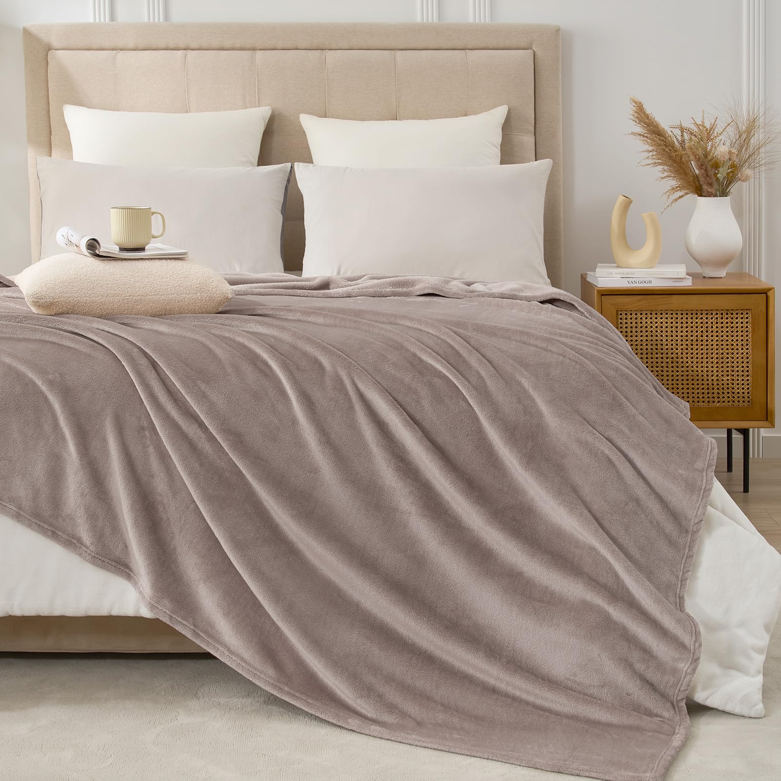 Hansleep 毛布 もうふ 冬用 ダブル ブランケット 大きめ 200x220cm 大判 モカブラウン マイクロファイバー 柔らかく 肌触り フランネル 洗える 軽量 静電防止 四季適用 (220x200,モカブラウン)