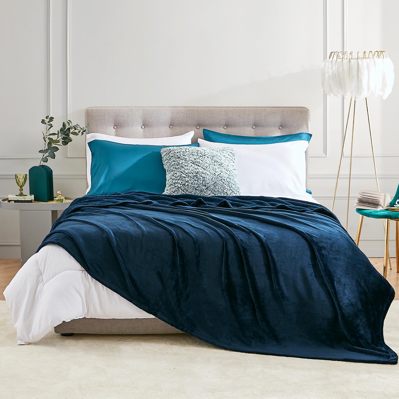Rakuten - Hansleep 毛布 もうふ 冬用 ダブル ブランケット 大きめ 200x220cm 大判 ネービー マイクロファイバー 柔らかく 肌触り フランネル 洗える 軽量 静電防止 四季適用 (200x220,ネービー)