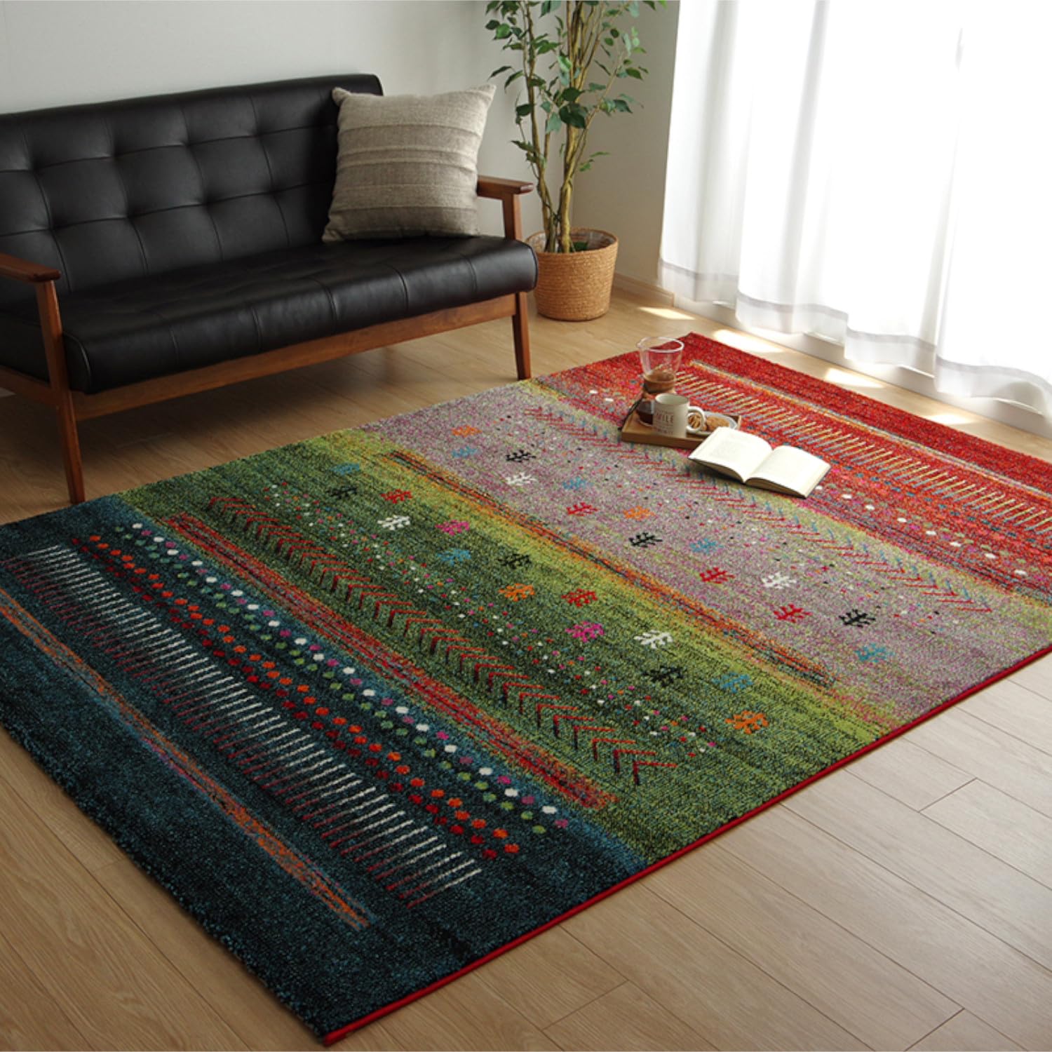 イケヒコ ラグ カーペット ウィルトン 織り 絨毯 輸入ラグ 長方形 単品 マリア グリーン 約133×190cm 厚み 約11mm トルコ製 抗菌 防臭 消臭 へたりにくい 耐久性 ワンルーム 一人暮らし ホットカーペット対応 床暖房対応 洗濯不可 ギャ