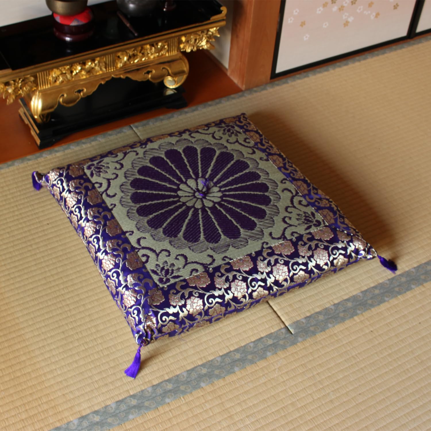 Rakuten - イケヒコ い草 お仏前 仏壇 日本製 三千院 リバーシブル御前座布団 約68×70cm #3118719