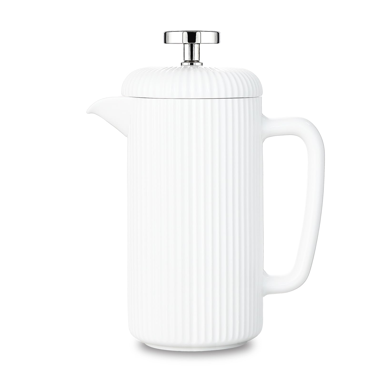 ・容量たっぷりの1000ml：一度に6〜8杯分の濃厚なコーヒーを完璧に抽出できます。一人で静かな朝を楽しむのに最適であり、友人や家族と素敵なコーヒーブレイクを共有する際にも理想的です。・時代を超えたデザイン：上品なリブ付きセラミックと磨かれたステンレススチールで作られたこのフレンチプレスは、ヴィンテージ感のある質感と洗練された耐久性のある性能を融合させています。その触覚的なシルエットは、現代のキッチンにクラシックな洗練さをもたらし、長く続くスタイルと日々の抽出の喜びを提供します。・優れた風味の抽出：本格的なフレンチプレス方式を採用し、お気に入りの挽いたコーヒーから豊かなオイルと力強い風味を最大限に引き出し、自宅でカフェ品質の一杯を提供します。・優れた保温性：厚みのある陶器の本体は、理想的な提供温度を自然に維持し、最初の一口から最後の一口まで、コーヒーを美味しく熱く、香り豊かに保ちます。・コーヒーを超えて - 多用途ブリューワー：オールインワンの飲料メーカーです。散茶を浸すのにも適しており、ラテ用のミルクを泡立てたり、簡単にコールドブリューを作ることもできます。