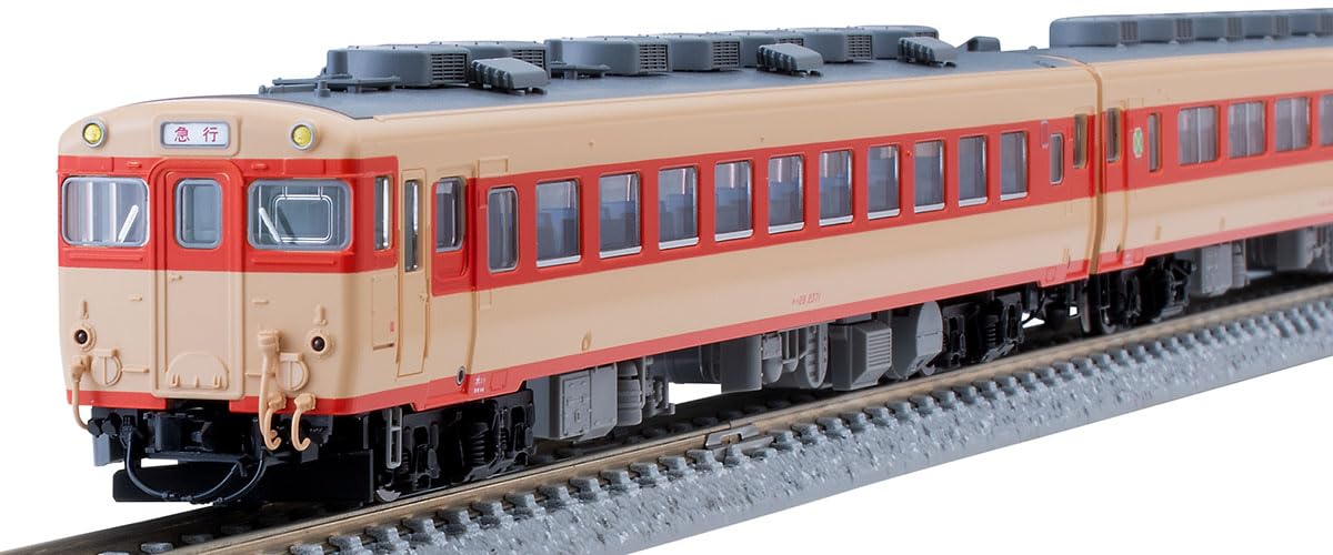 ・思い出の常磐線気動車急行ときわを再現・98494と合わせることで併結区間の10両編成が再現可能。・ハイグレード (HG)仕様。先頭車前頭部のジャンパホース類は別パーツ化。 タイフォン部分は別パーツ化に伴い、シャッター付やスリット式などを選択取付可能。 ヘッド・テールライトの遮光ケースはキハ56-200形で採用した小型のケース使用により、前頭部周りのシースルー感が向上。 キハ58・28形の屋根は、常磐無線アンテナ台座や配管、それに伴いクーラー配置が一部離れている姿を再現。 キロ28-2100形は「ときわ」で運用されていた、キハ80系初期車の台車へ交換された車両を等級帯がない姿で再現。 ヘッド・テールライト、前面表示部は常点灯基板装備、ON-OFFスイッチ付。 ヘッド・テールライト、前面表示部は白色LED点灯。 ヘッドライトはカラープリズム採用により電球色に近い色で点灯。 前面表示部は交換式で印刷済みパーツ「急行」「 (白地)」を付属。 車番は選択式で転写シート付属。 フライホイール付動力、新集電システム、黒色車輪採用。 M-13モーター採用。 TNカプラー (SP)標準装備。 ※鉄道模型はレールより給電するシステムです。走行、発光、点灯する場合でも電池は使用しません。 ※本製品に電池は含まれません。 ※本製品に燃料は使用しません。 ※本製品に燃料は含まれません。 ※本製品に塗料は含まれません。