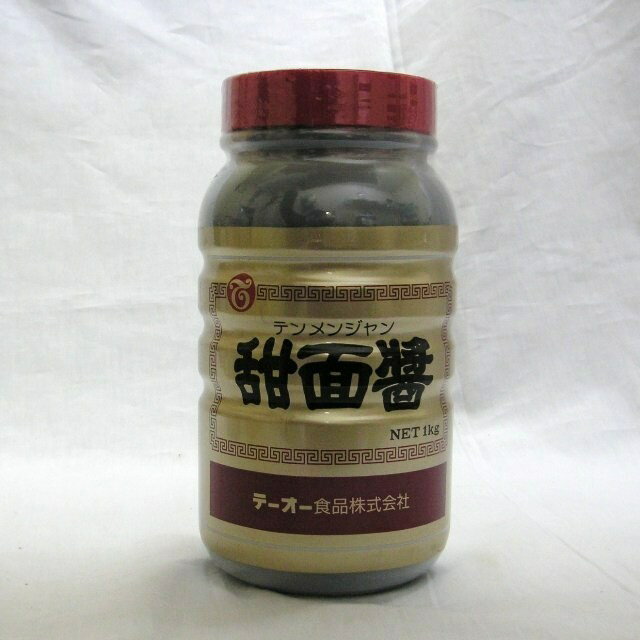 内容量 1kg 保存方法 常温品 賞味期限 2ヶ月以上 原材料名 砂糖　味噌　植物油脂　醤油　大豆粉　ピーナッツペースト　食塩　オイスターソース　調味料　カラメル色素　酸味料　（一部に小麦を含む） 販売者 テーオー食品(株)　東京都豊島区テーオーの甜面醤（テンメンジャン）　厳選した原料を使い、当社の技術により丁寧に仕上げた優秀品！ 中華料理の甘味づけにご使用ください。 用途：　ホイコーロー・麻婆豆腐・ジャージャーメンなど