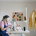 糸巻ラック ミシン糸 54本 刺繍糸 糸ホルダー 木製 壁掛け式 木製 ラック ミシン 糸 ホルダー ミシン台 裁縫箱 刺繍 糸巻き 裁縫道具 6段 大量 色分...