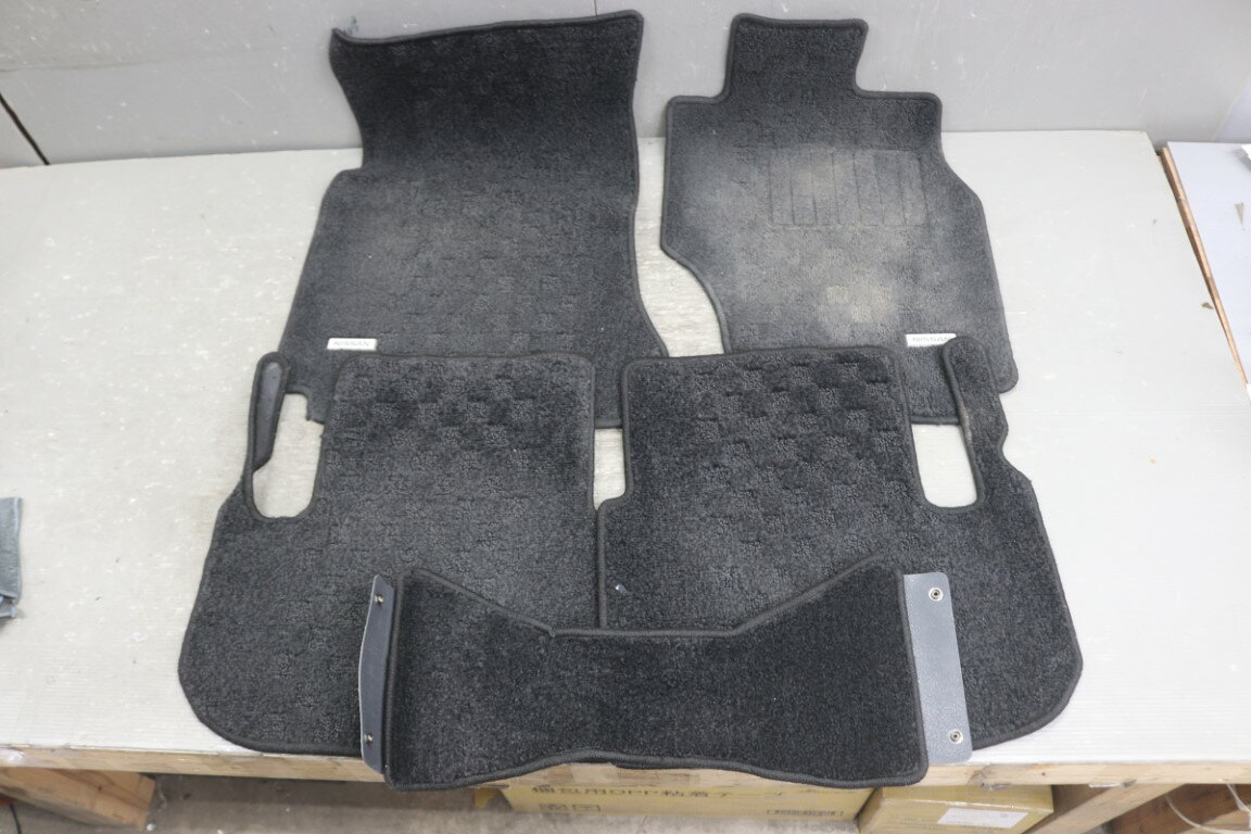 日産 スカイライン 350GT 後期(CPV35 V35) 純正 破損無 フロアマット 1台分セット p060207 中古20260107