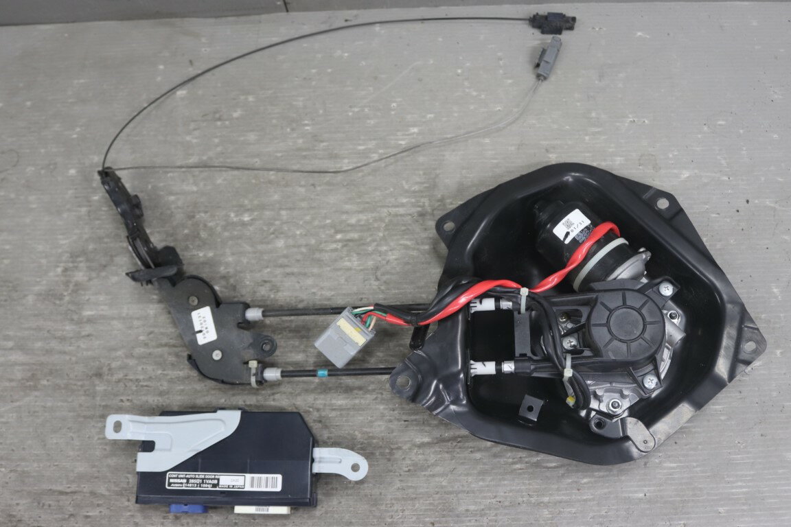 セレナ ハイウェイスター Vセレクション 寒冷地 前期(FC26 C26) 純正 アイシン 破損無 右パワースライドドアモーター コンピューター付 285D1-1VA0B p060213 中古20260107