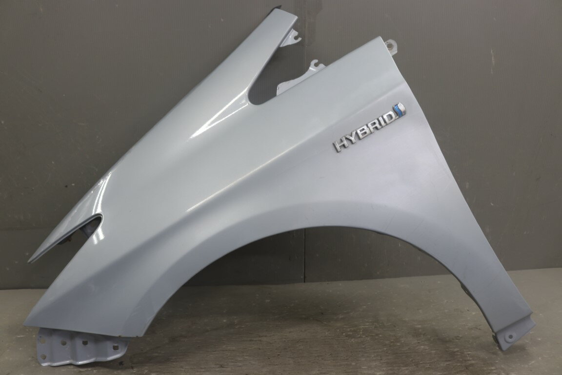 プリウス S 前期(ZVW30) 純正 左前 フェンダーパネル 8V0 左フロント 53802-47050 p060242 中古20260109