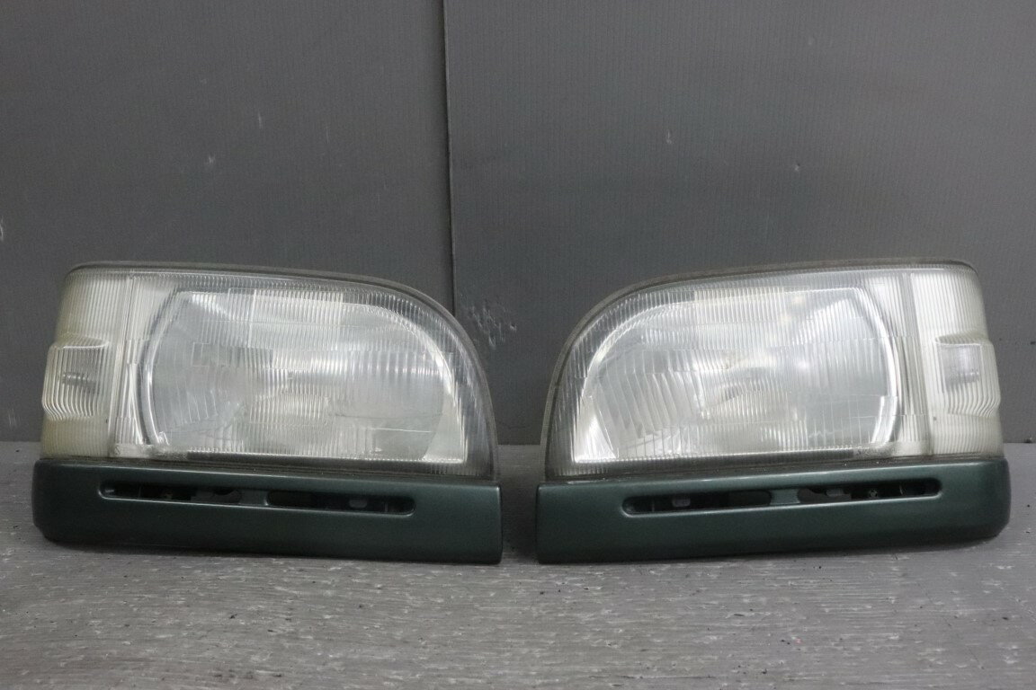 三菱 ミニキャブ VXスペシャルエディション ハイルーフ(U41V) 純正 スタンレー 破損無 動作保証 ヘッドライト ハロゲン 左右セット G99 ヘッドランプ 右 左 033-7070 p051838 中古20250115
