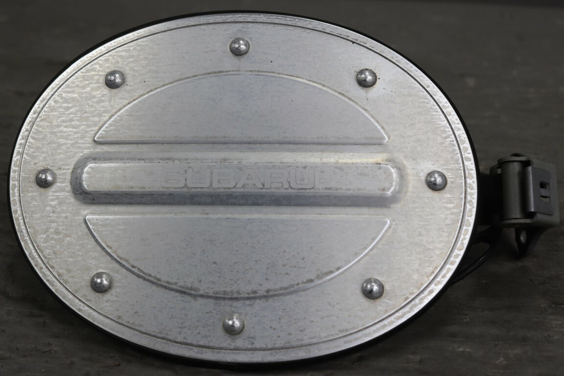 スバル R2 (RC1 RC1E56B C1H) 純正 破損無 フュエルリッド フェーエルリッド 給油口の蓋 p060303 中古20260116