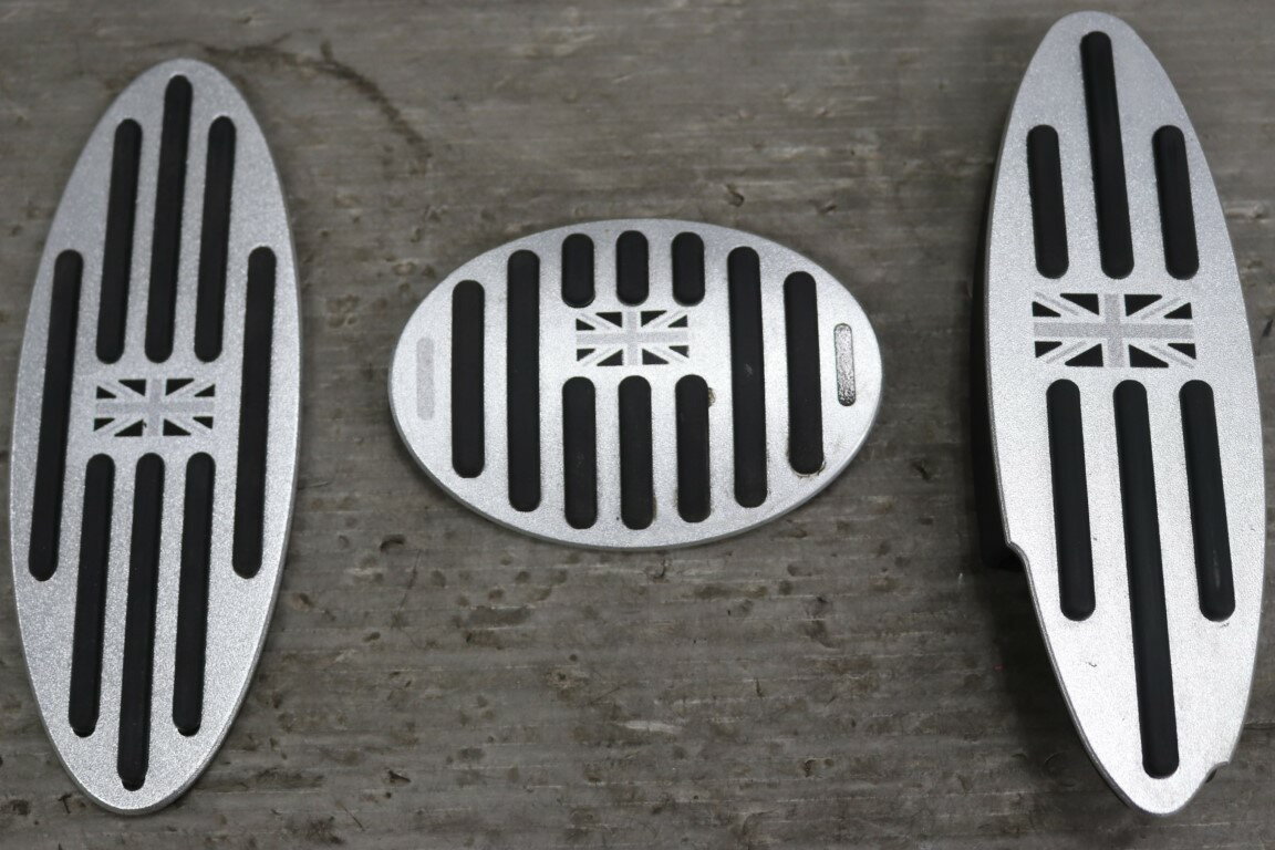 BMW ミニ クーパー(R50 RA16) 純正 破損無 ペダルカバー 3点セット 英国旗 イギリス国旗 ユニオンジャック p060320 中古20260115