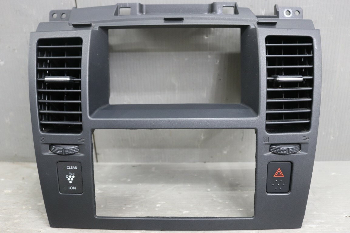 日産 ティーダ ラティオ 18G(SJC11 C11) 純正 破損無 2DIN ナビ オーディオパネル エアコン吹出口 ハザードボタンスイッチ 68260ED10 p060399 中古20260120