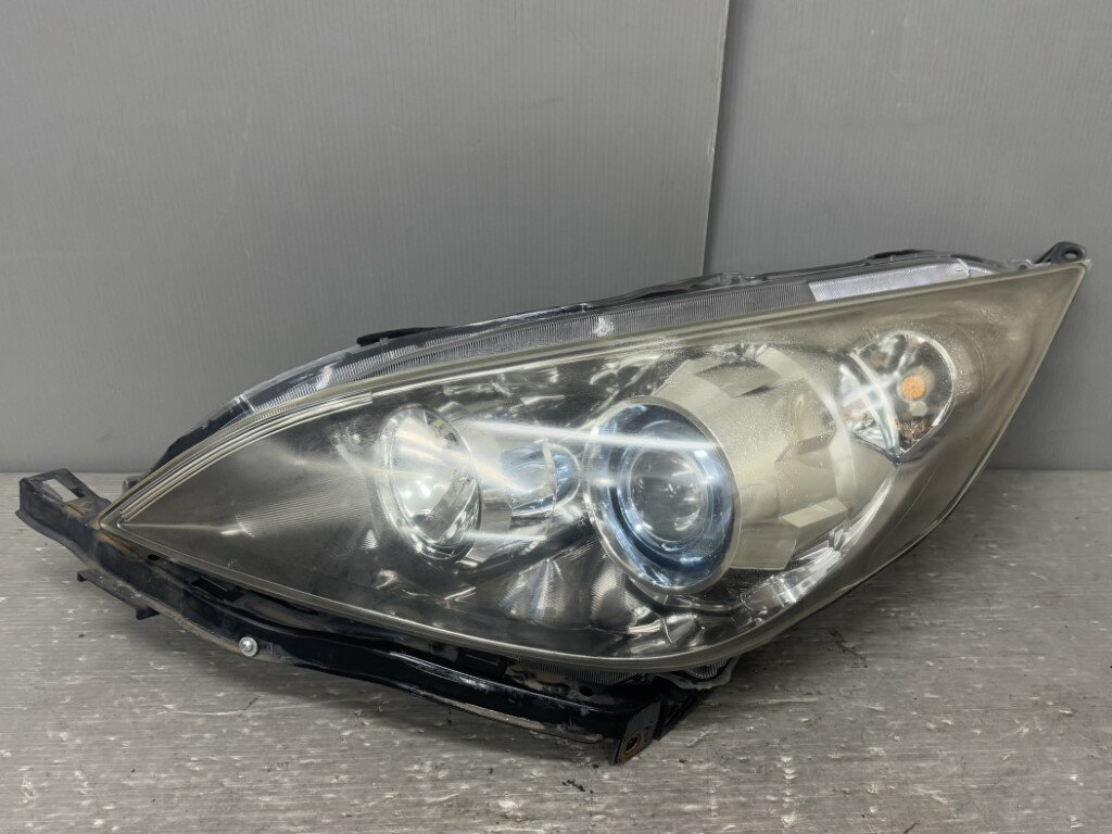 ステップワゴン スパーダ 後期(RG1) 純正 コイト 左 ヘッドライト HID バラスト レベ キセノン ヘッドランプ 100-22594 p052340 中古20250128