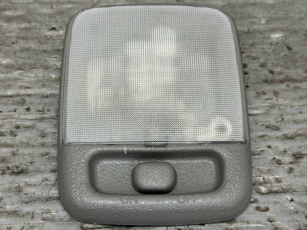 日産 パルサー M1 3ドア ハッチバック(FN14 N14) 純正 破損無 動作保証 ルームランプ マップランプ 26410-50J00 p060559 中古20260127