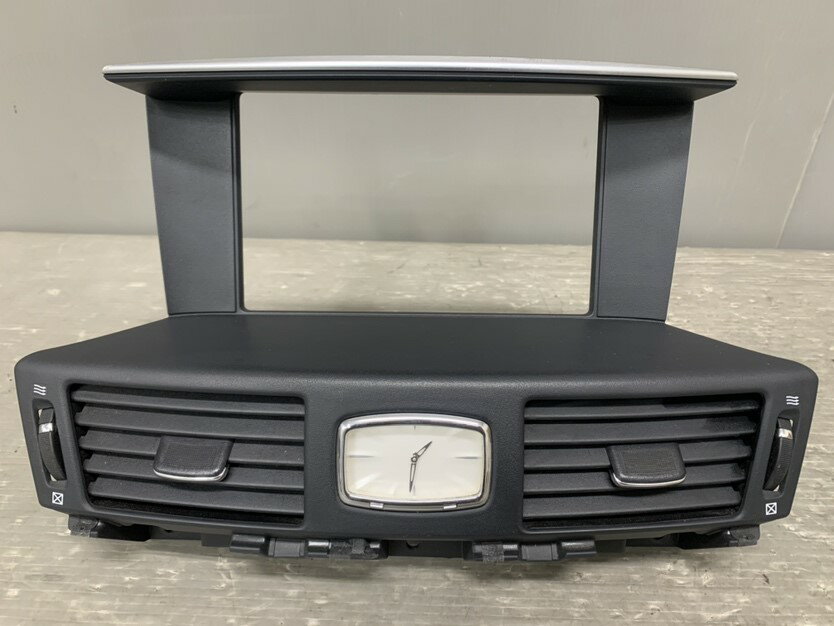 日産 フーガ 250GT Aパッケージ 寒冷地 前期(Y51) 純正 破損無 モニターパネル エアコン吹出口 時計 68720 1ME0A P10751B34000 p052503 中古20250205