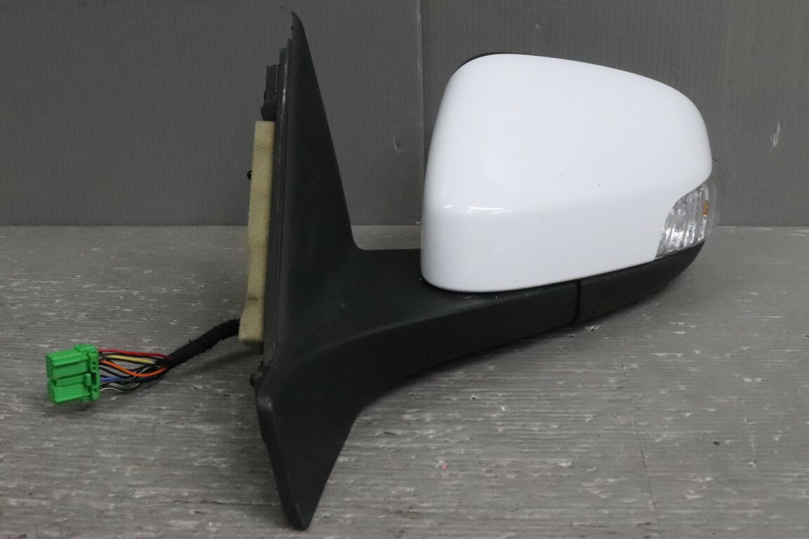 ボルボ V70 ドライブ e(BB4114) 純正 破損無 動作保証 左 ドアミラー 電格 14P 14ピン ウィンカー ウェルカムランプ付 ホワイト系 左 ミラー サイドミラー 271110 p052509 中古20250205