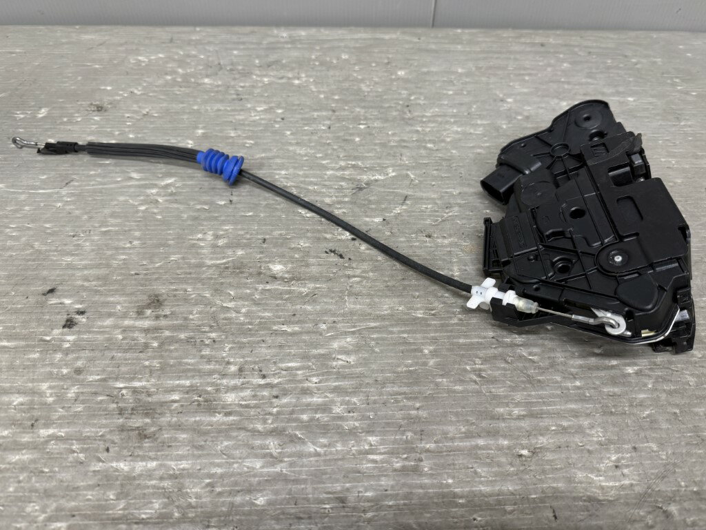 VW パサート V6 4WD 右H(3CAXZF) 純正 Kiekert AG 破損無 動作保証 右前 ドアロックアクチュエーター ソレノイド 右 フロント 26A-5N2 837 016A p052610 中古20250205